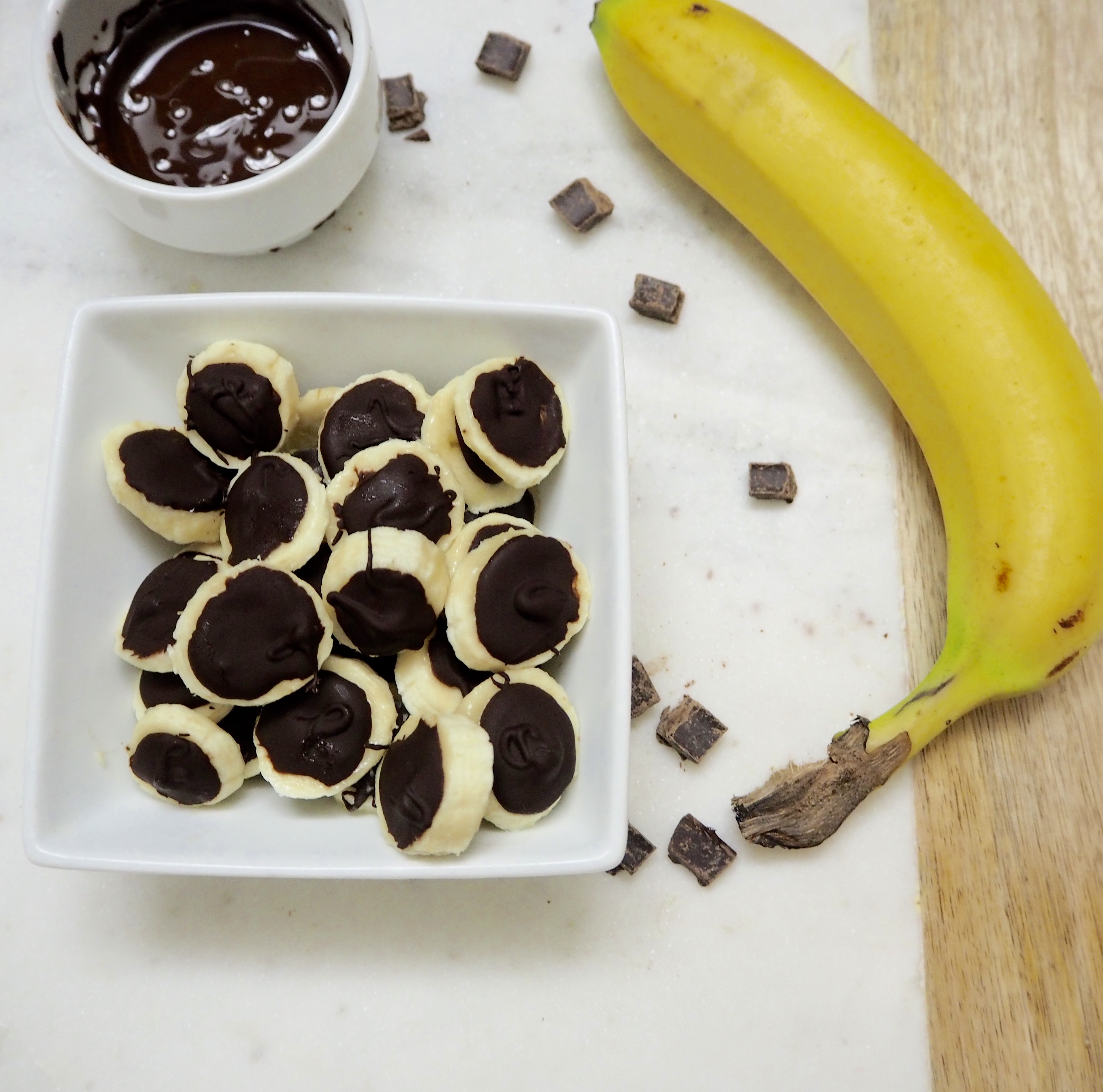 Frozen Dark Chocolate Banana Poppers 
